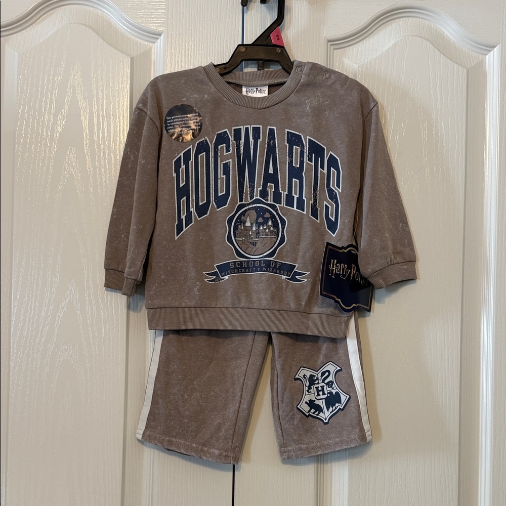 Harry Potter 2 pieces set Brown Hogwarts Sweatshirt and pants 18 Months NWT